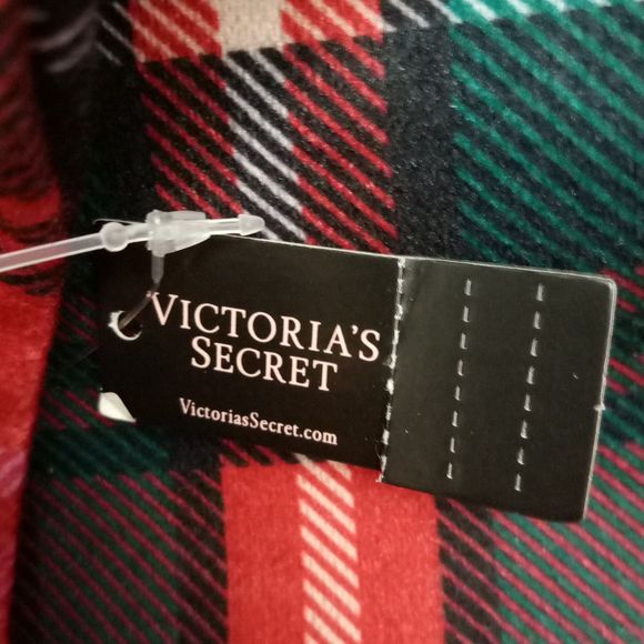 NWT Victoria's Secret VS Red Plaid Print Tote with Faur Fur Edging - Picture 5 of 10